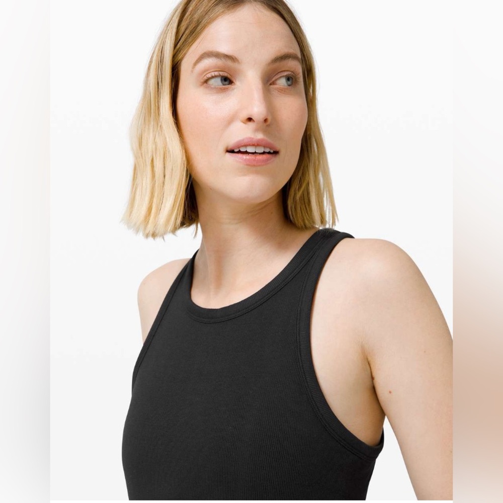 Lululemon Full Day Ahead Tank in Black. Size 8 - Picture 3 of 7